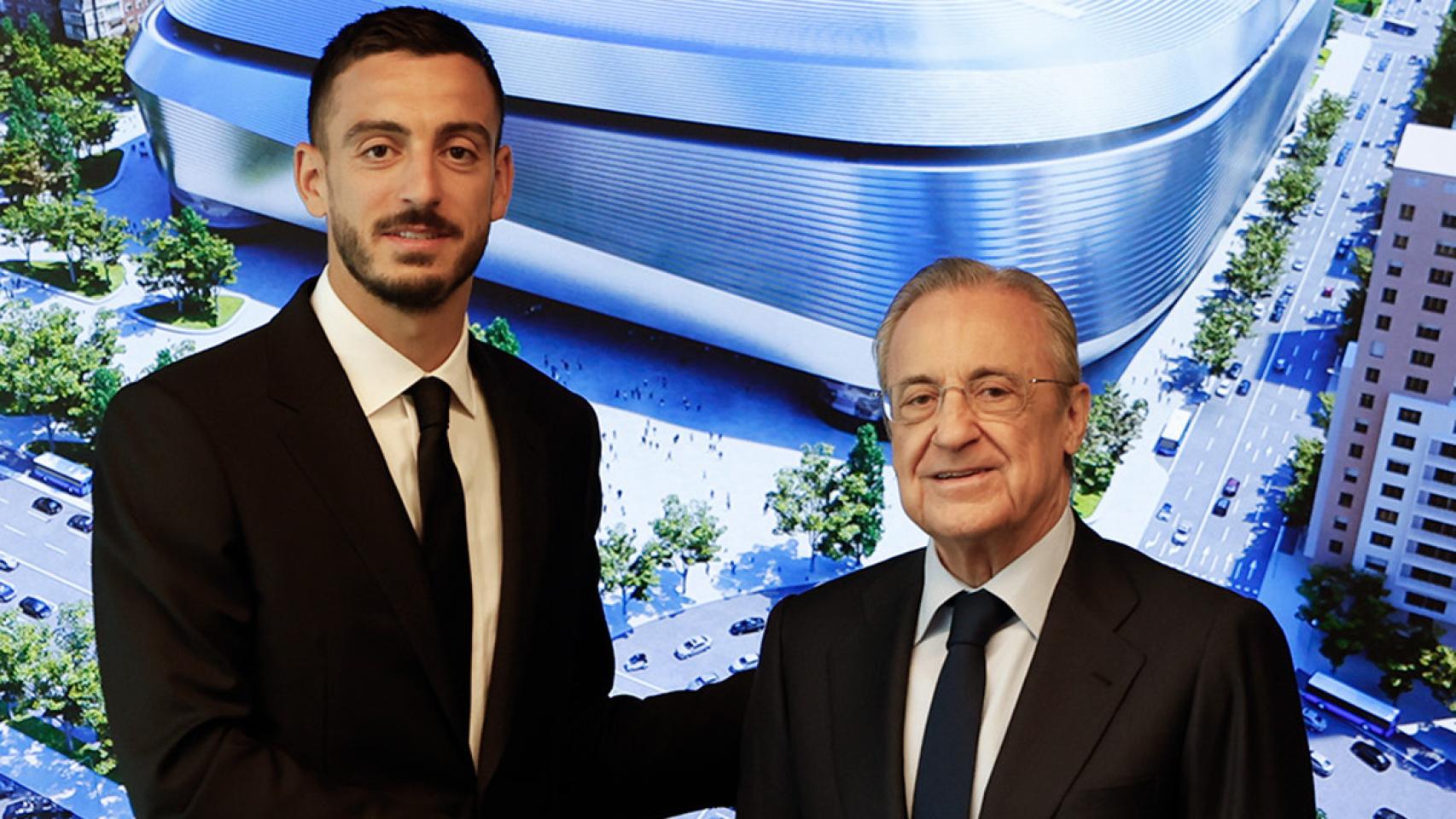 Joselu Mato, presentado por Florentino Pérez en el Real Madrid