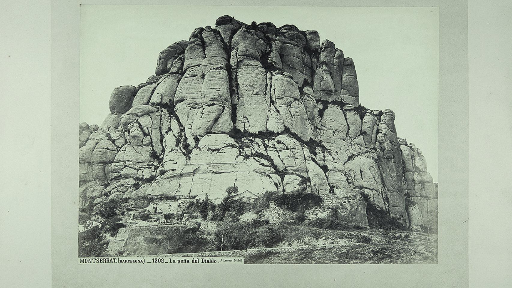 Fotografía de Jules Ainaud de la montaña de Montserrat realizada en septiembre de 1871