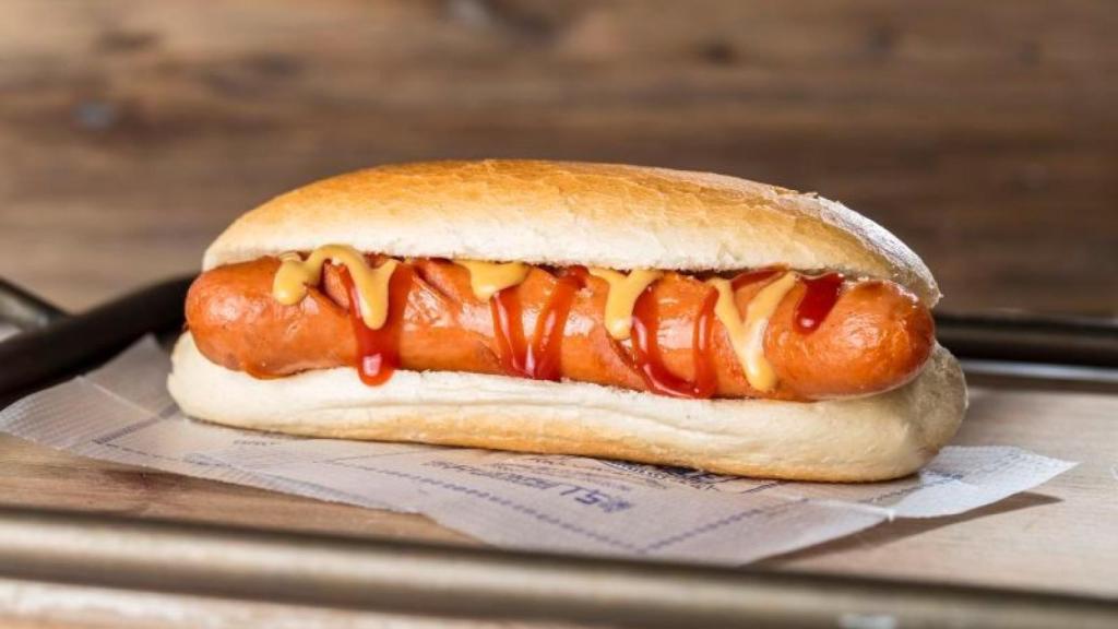 Uno de los perritos calientes de Frankfurt Pedralbes, de Casa Vallès