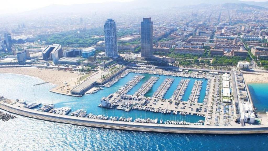 Vista áerea del Frente Marítimo y del Puerto Olímpico de Barcelona
