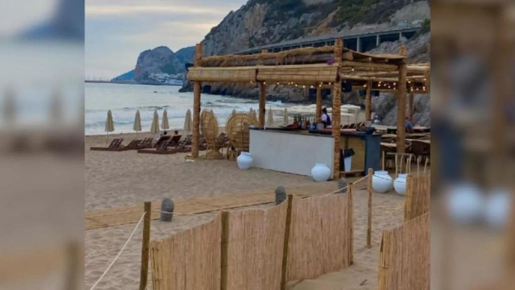 Xiringuito Punta Roca a la Cala Ginesta de Castelldefels / GOOGLE