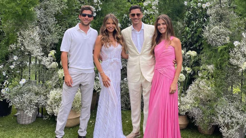 Sergi Roberto y Coral Simanovich en el aniversario de bodas de Lewandowski