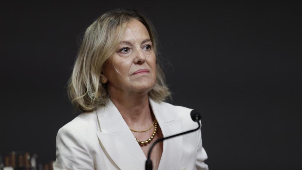 a presidenta de la Fundación Amancio Ortega, Flora Pérez Marcote, durante la Junta general de accionistas de Inditex