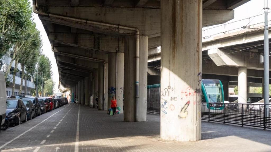 El lateral de la C-31 / GALA ESPÍN