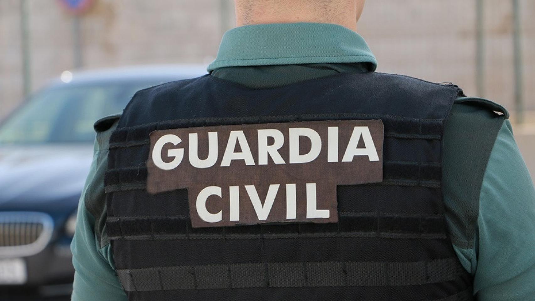 Un agente de la Guardia Civil