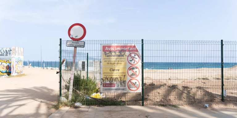 Entrada a la playa del Litoral de Sant Adrià de Besòs / GALA ESPÍN