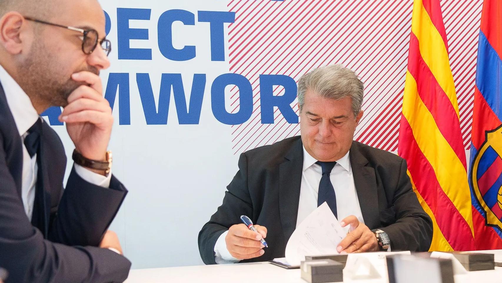 Joan Laporta, en la firma del contrato de Gundogan como nuevo fichaje del Barça