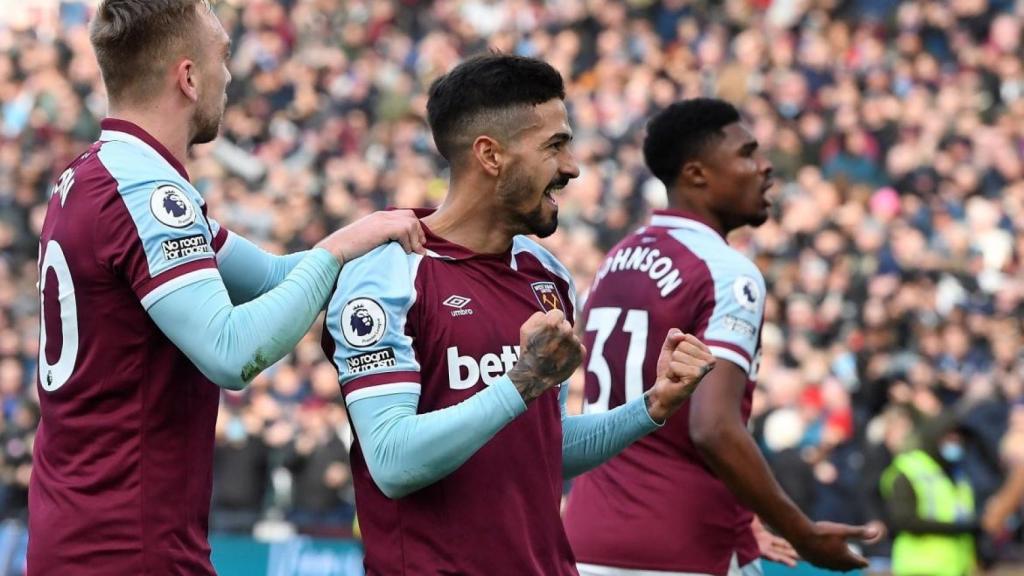 Lanzini celebra un gol frente al Chelsea