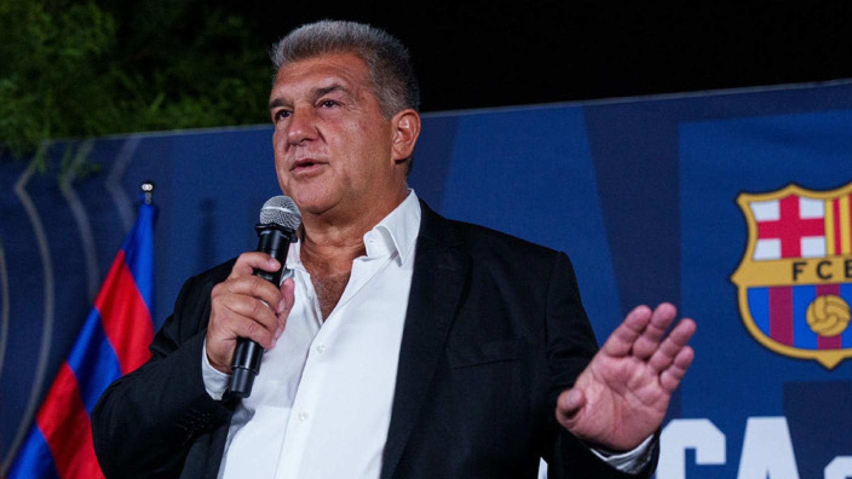 Joan Laporta se dirige a varios invitados de la 'US Party' organizada por el Barça