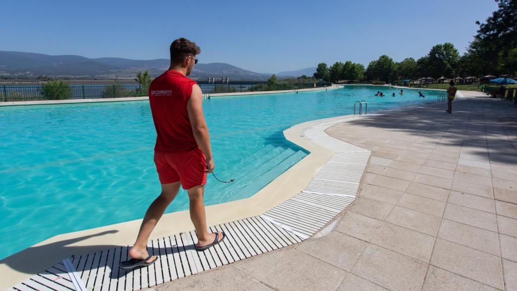Socorrista de una piscina