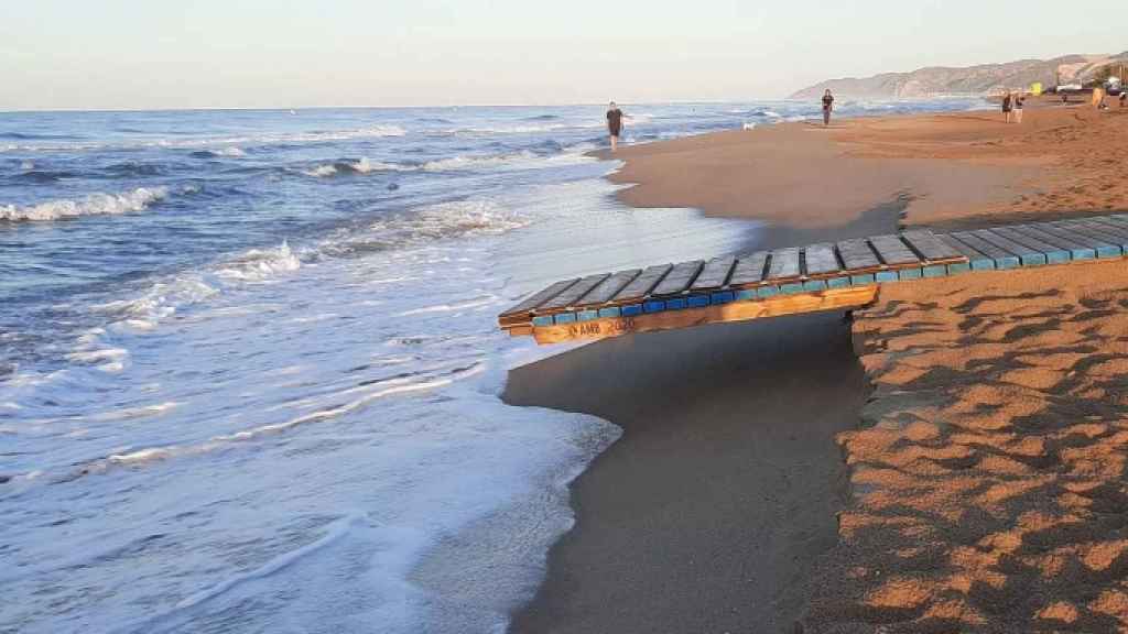 Efectos del temporal en la playa de Gavà / XAVI CABO
