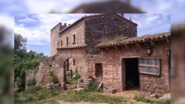 Construcción de la aldea a la venta / ALDEASABANDONADAS.COM