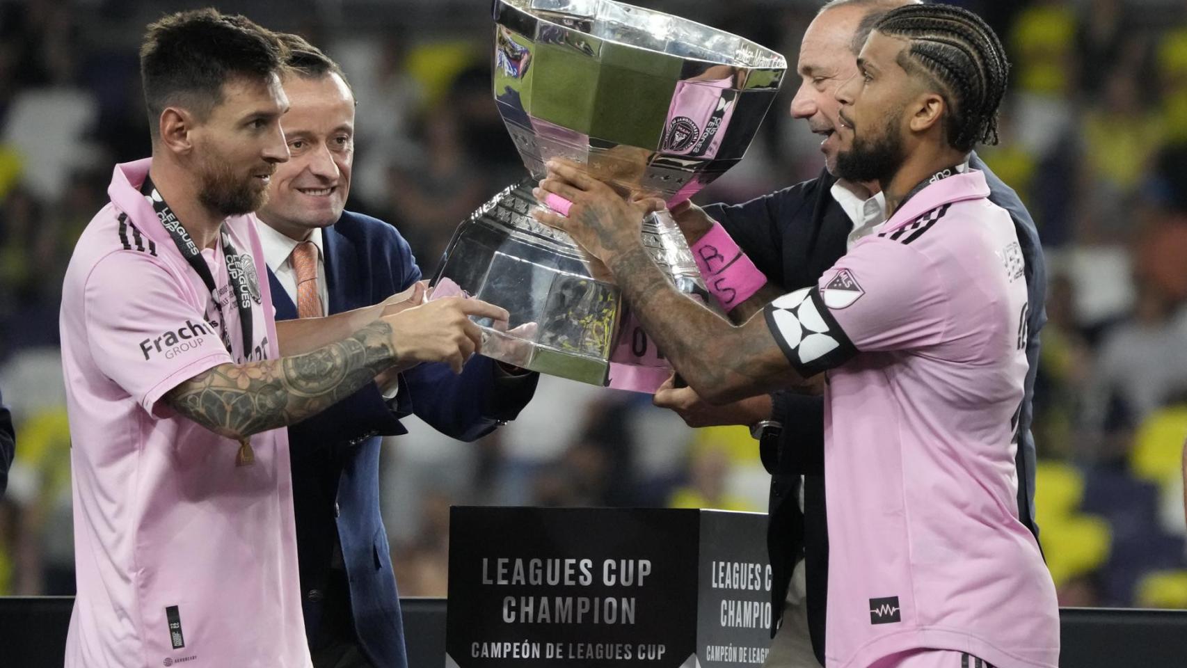 Messi levanta su último trofeo