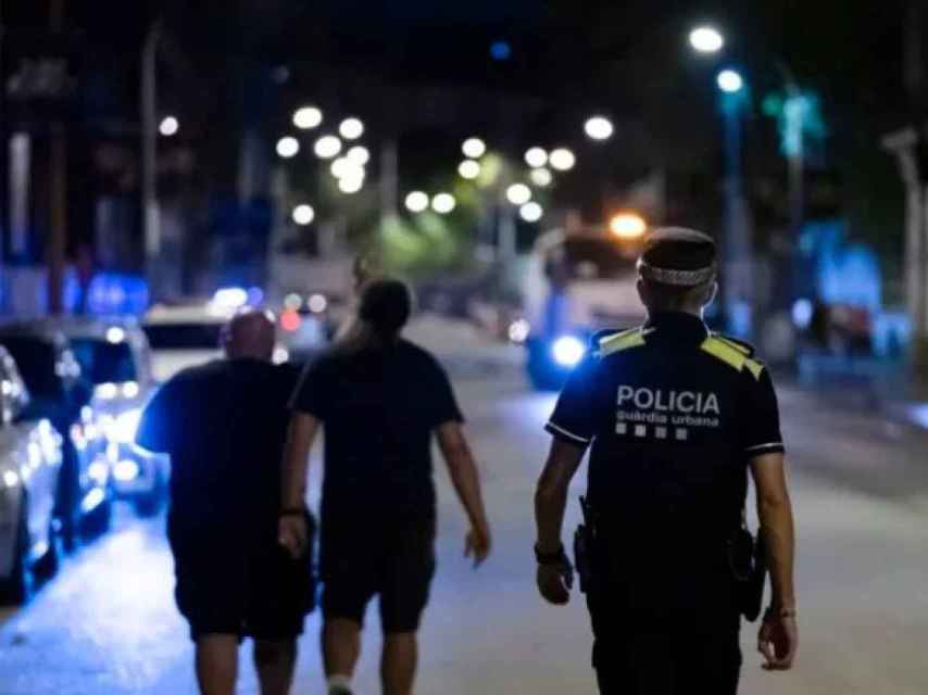 Agent de la Guàrdia Urbana en una imatge d'arxiu /  AJ BCN