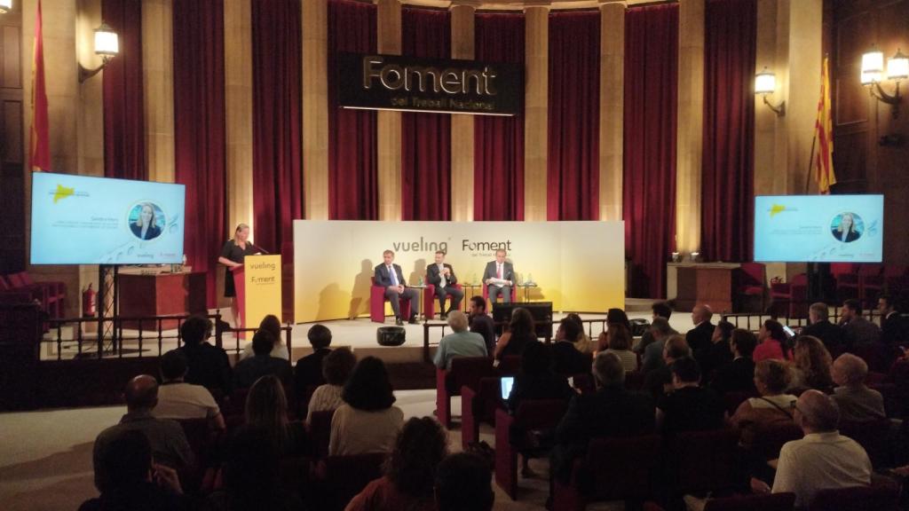 La presentación del informe de PwC para Vueling sobre SAF en la sede de Foment