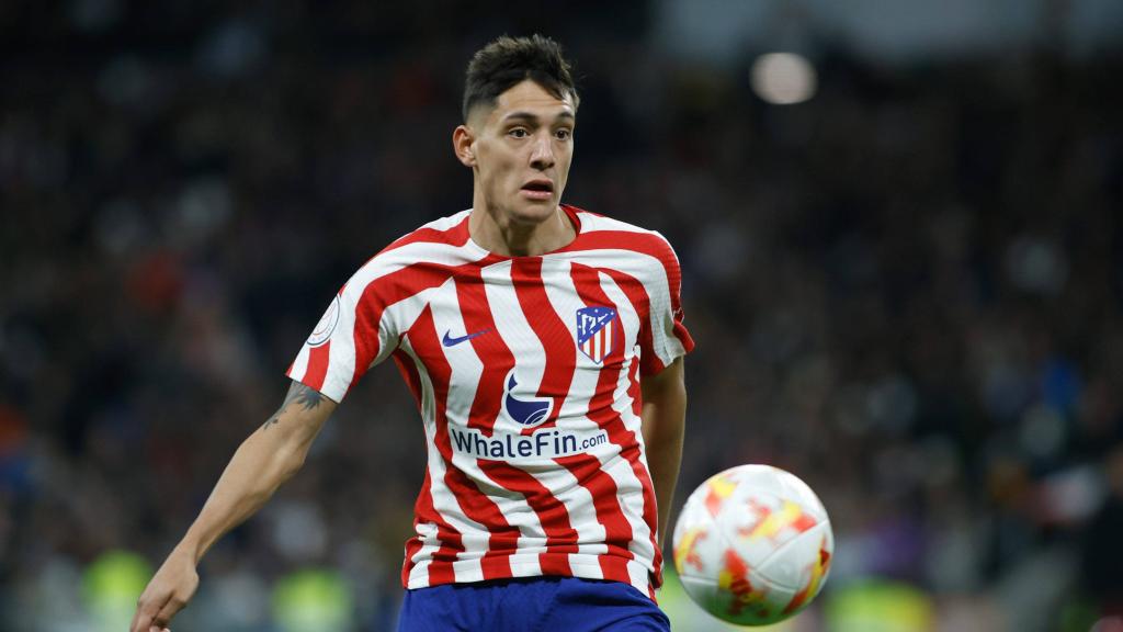 Nahuel Molina, de Argentina, en un partido con el Atlético
