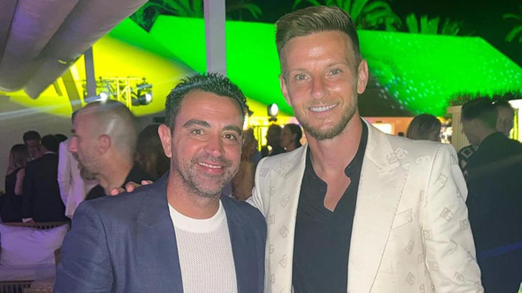 Xavi Hernández e Ivan Rakitic, durante un evento de Dolce Gabbana