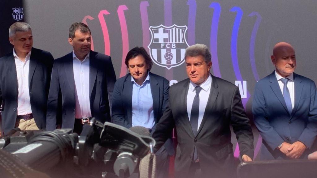 Joan Laporta junto a los directivos Soler, Barbany y Macià en la Premier de 'A New Era 2'