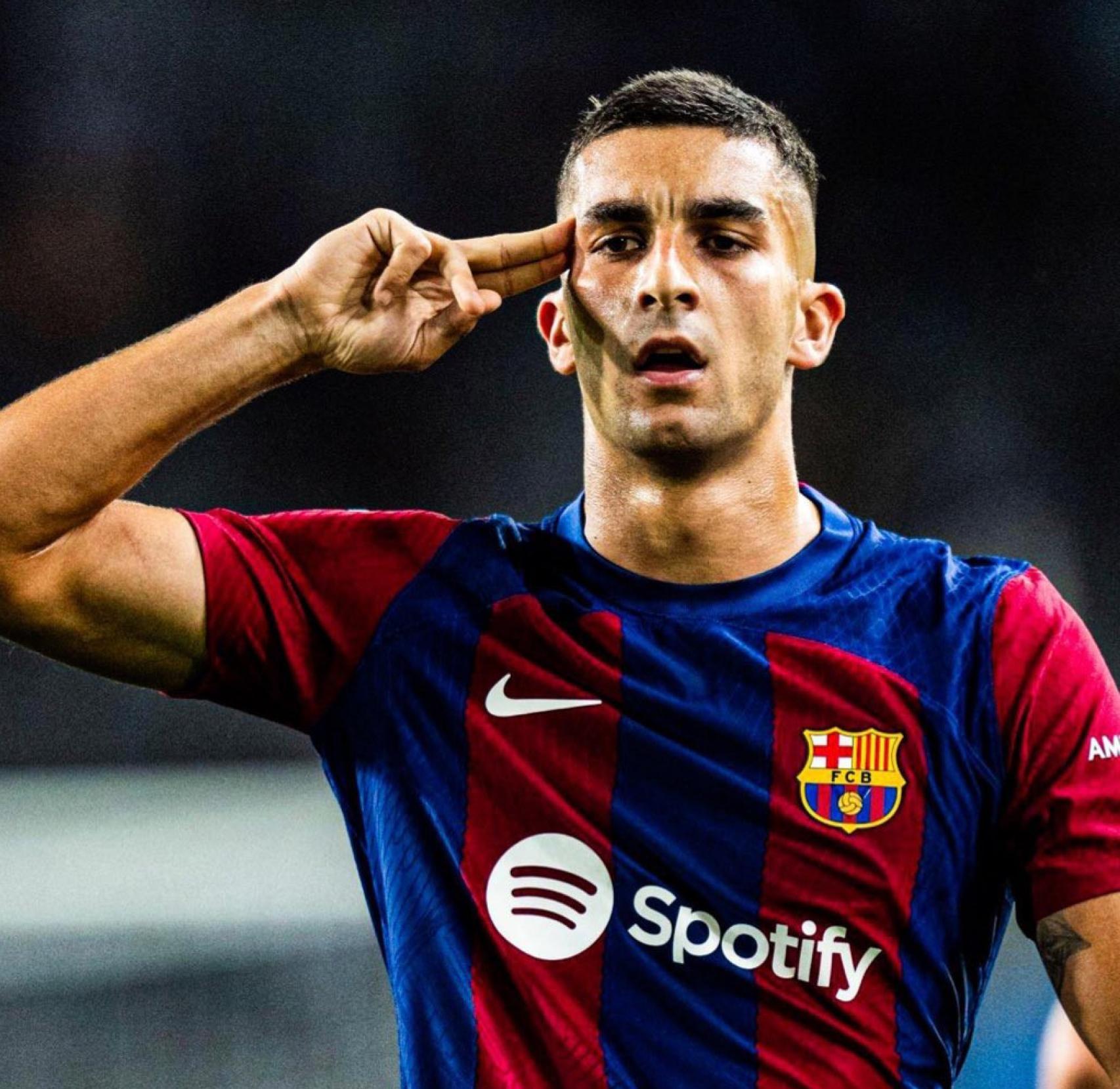 Ferran Torres, celebrando el gol de falta contra el Betis