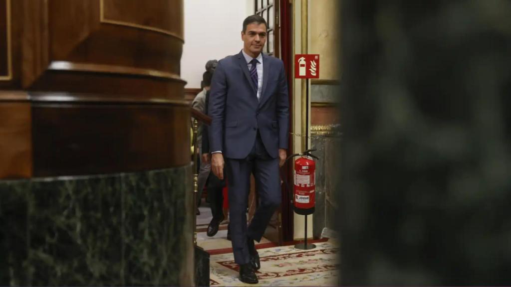 El presidente del Gobierno en funciones, Pedro Sánchez, a su llegada al pleno del Congreso, este jueves en Madrid