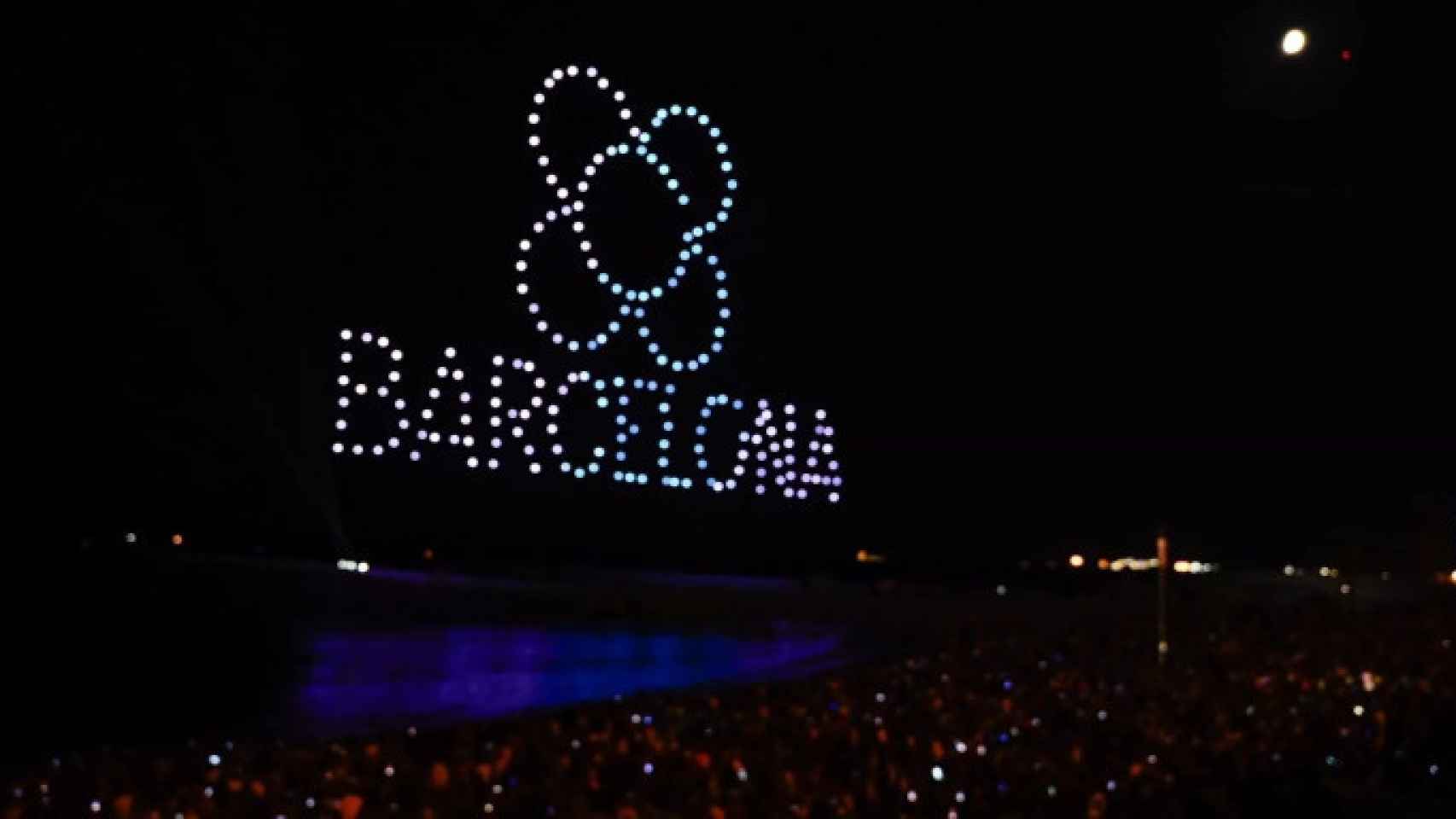 Espectáculo de drones en la playa de la Barceloneta por La Mercè 2023 / LUIS MIGUEL AÑÓN