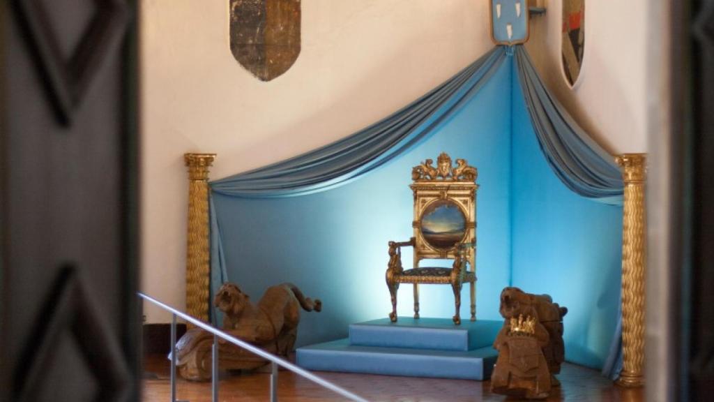 Trono de Gala en una de las estancias