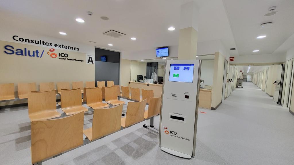 Sala de espera de consultas externas del ICO en Badalona