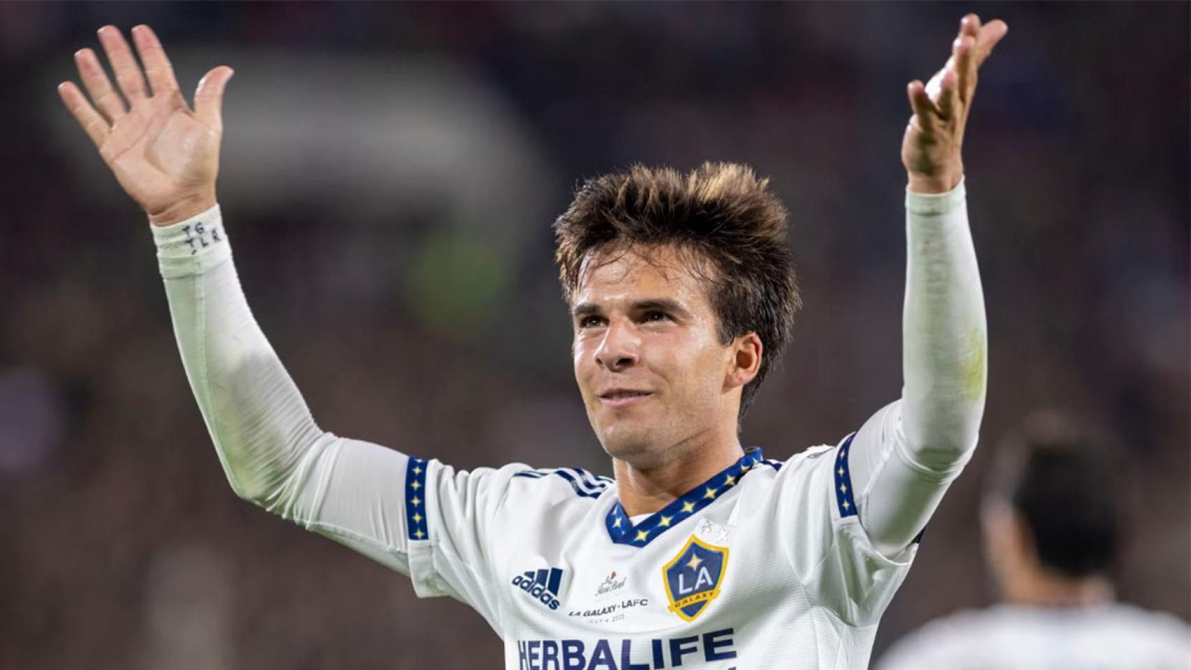 Riqui Puig, celebrando un gol con Los Angeles Galaxy