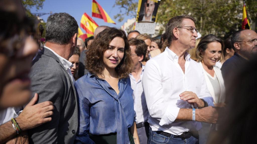 La presidenta madrileña, Isabel Díaz Ayuso, con el líder del PP, Alberto Núñez Feijóo