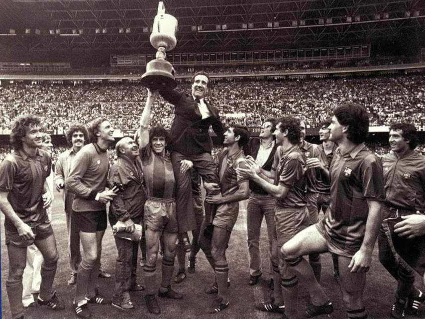Helenio Herrera, con la Copa del Rey en 1981