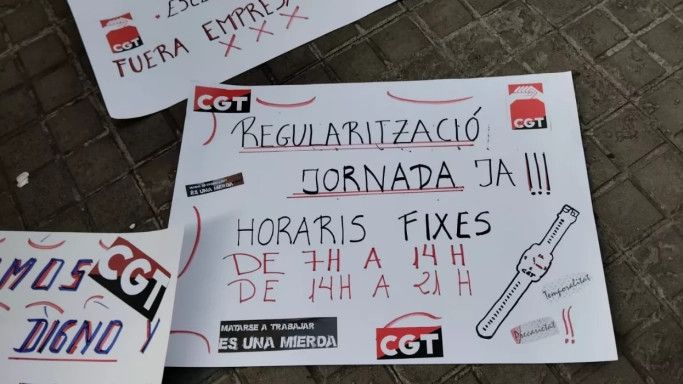Pancartes de la manifestació del SAD a Barcelona / CGT