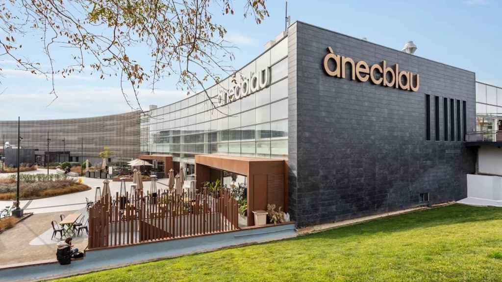 Centre Comercial Ànecblau de Castelldefels / AJ CASTELLDEFELS