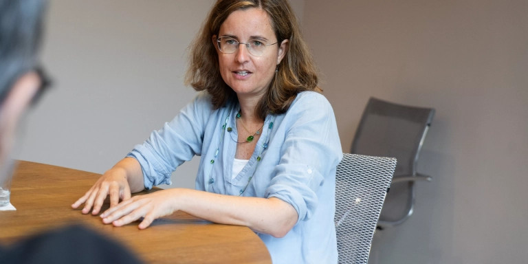 Mariona Tomás durante la entrevista con 'Metrópoli' / SIMÓN SÁNCHEZ