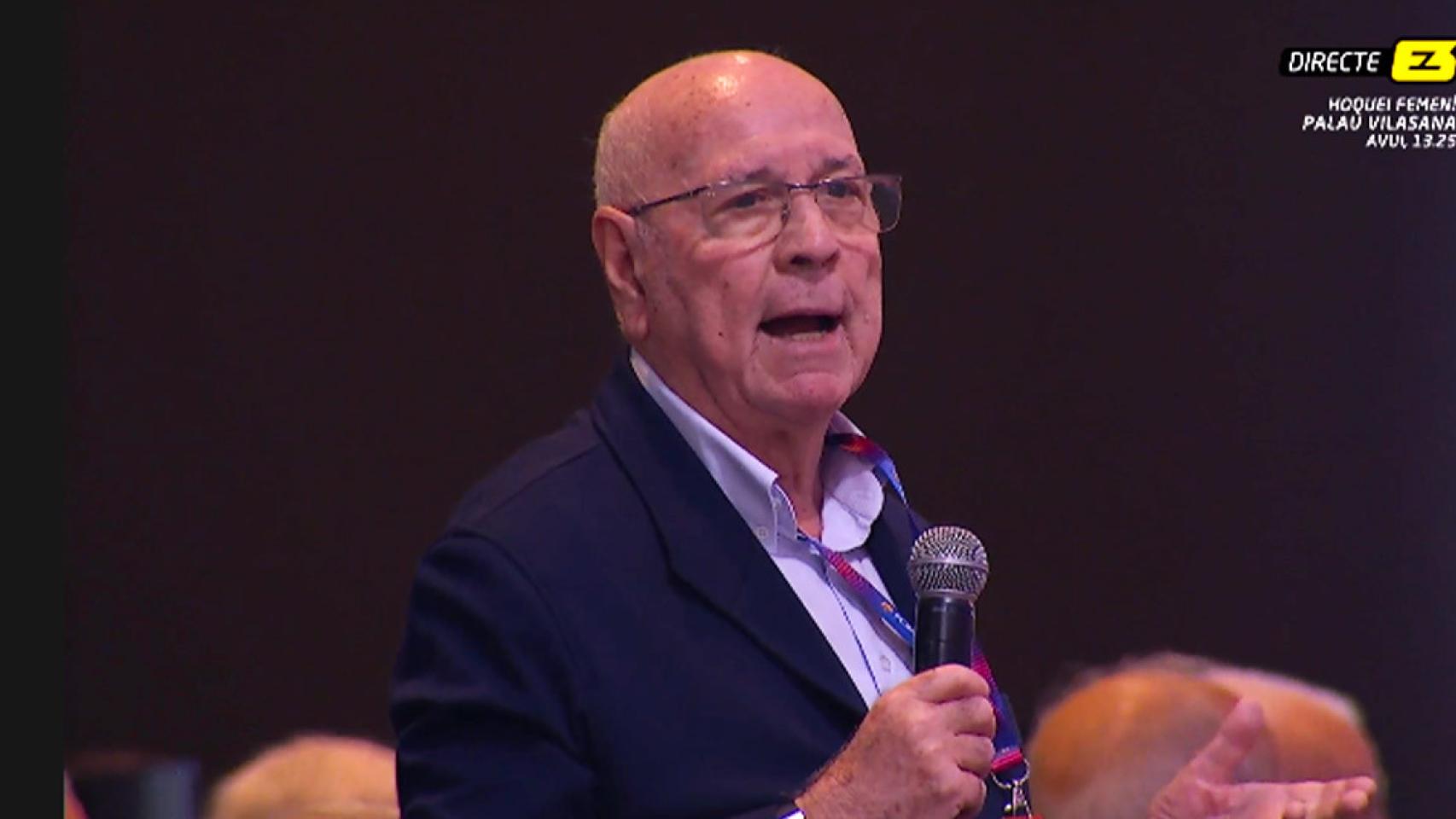 Jaume Llopis, durante su intervención en la asamblea de compromisarios