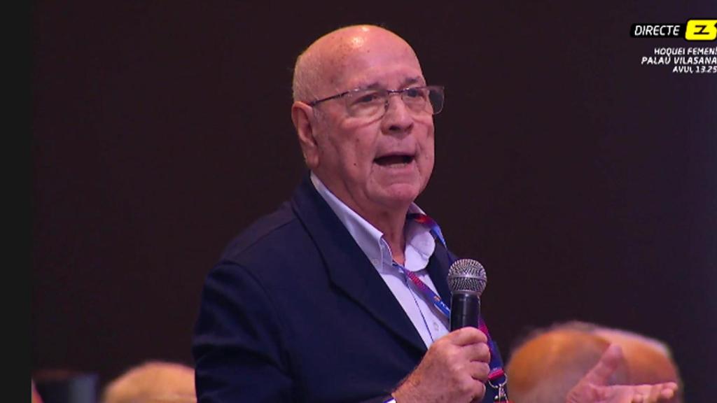 Jaume Llopis, durante su intervención en la asamblea de compromisarios