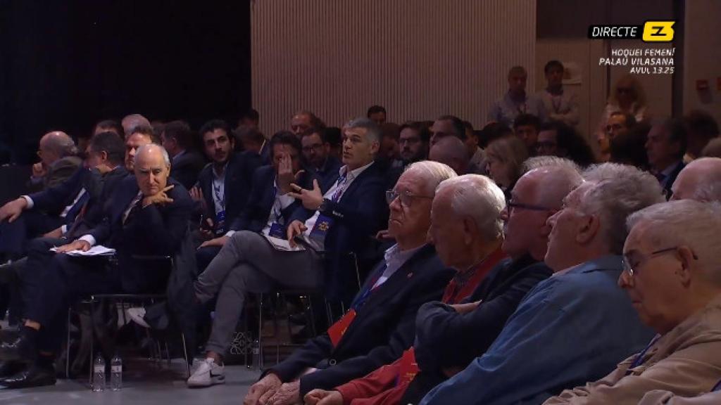 Imagen de la asamblea de compromisarios, con el exrepresentante Josep Maria Minguella