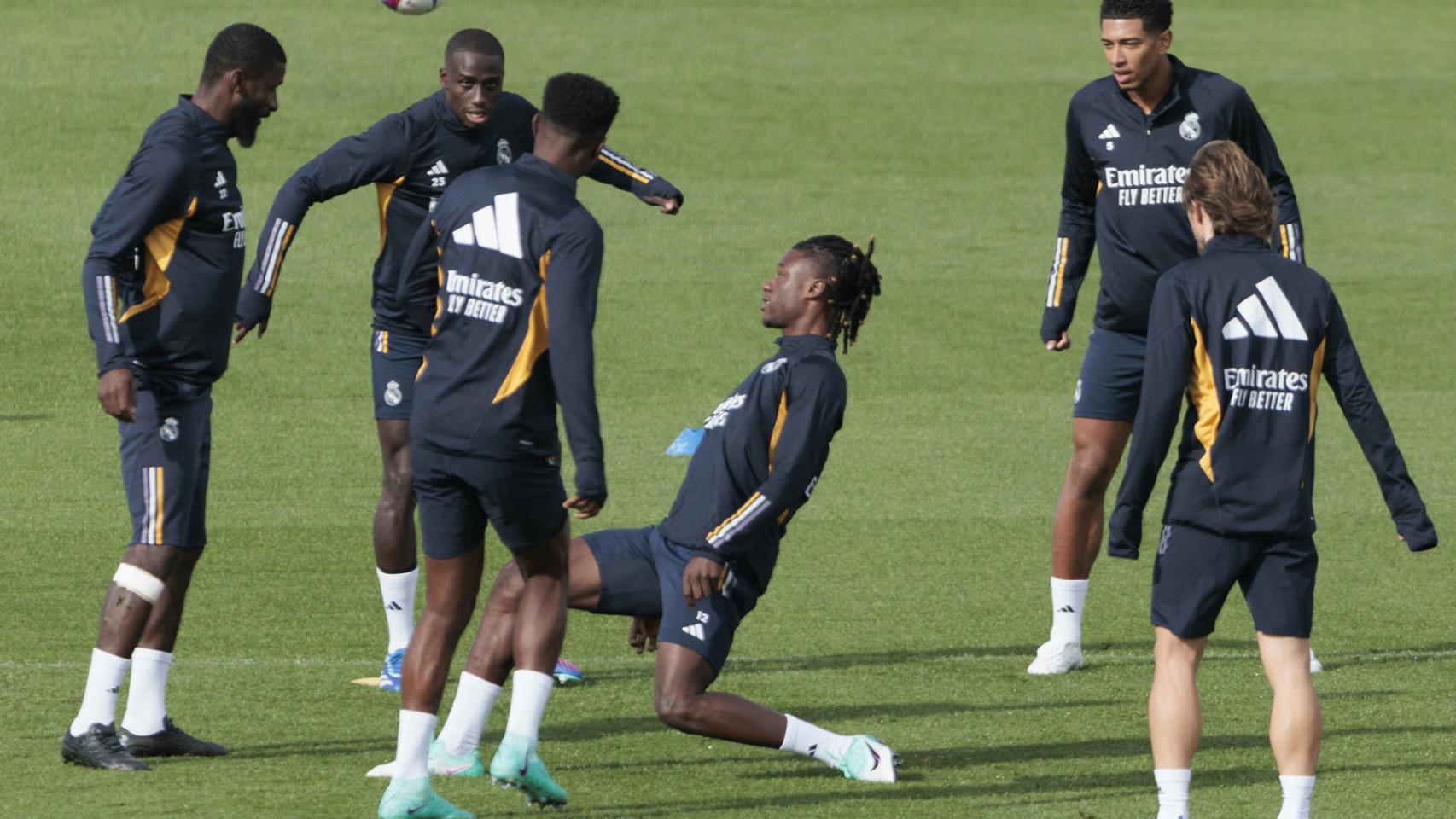 Los jugadores del Real Madrid, durante un entrenamiento