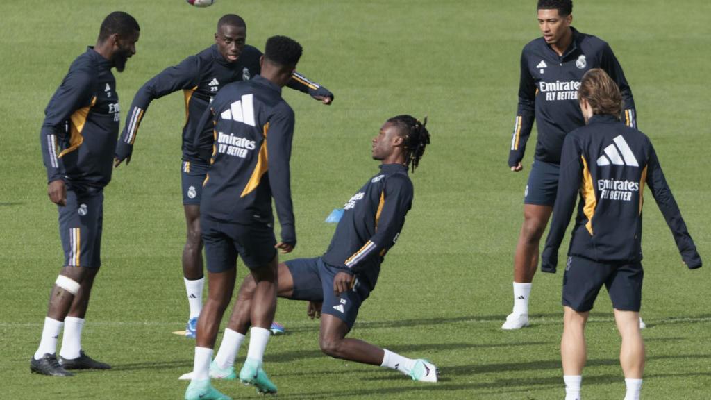 Los jugadores del Real Madrid, durante un entrenamiento