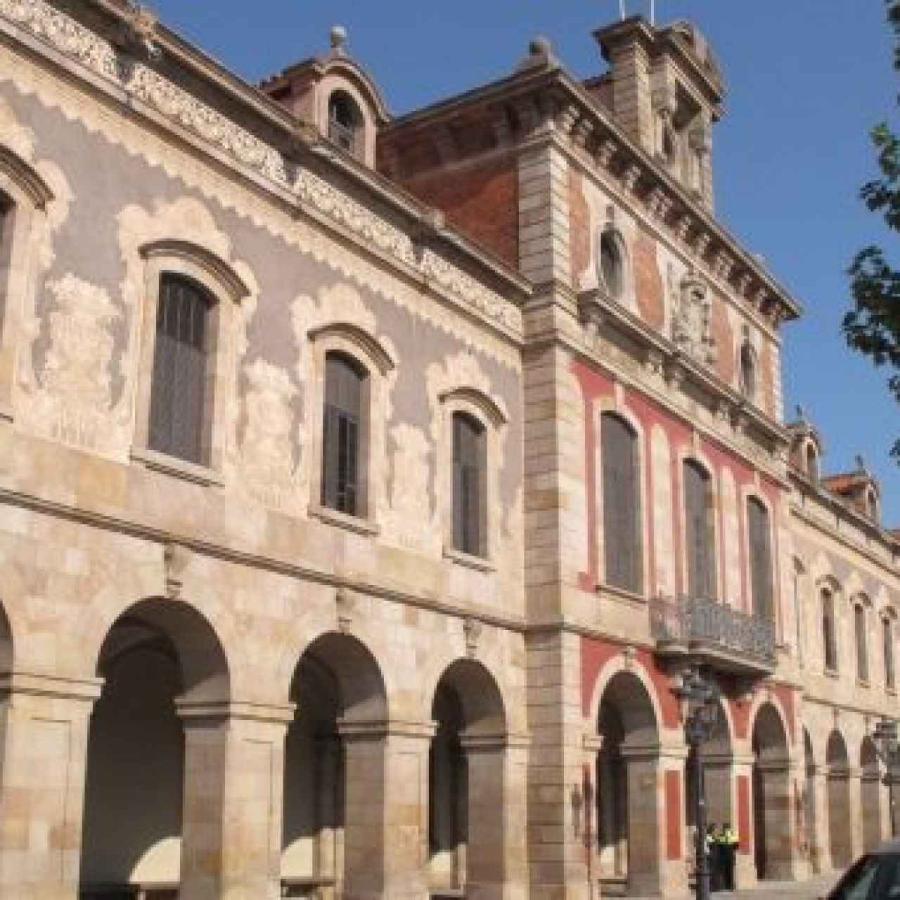 Exterior del Parlament de Catalunya, al parc de la Ciutadella de Barcelona