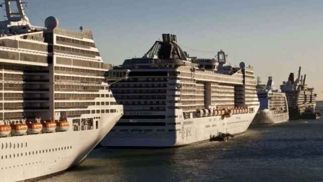 Los cruceros dejan unos 800 millones de euros anuales en Barcelona / PORT DE BARCELONA