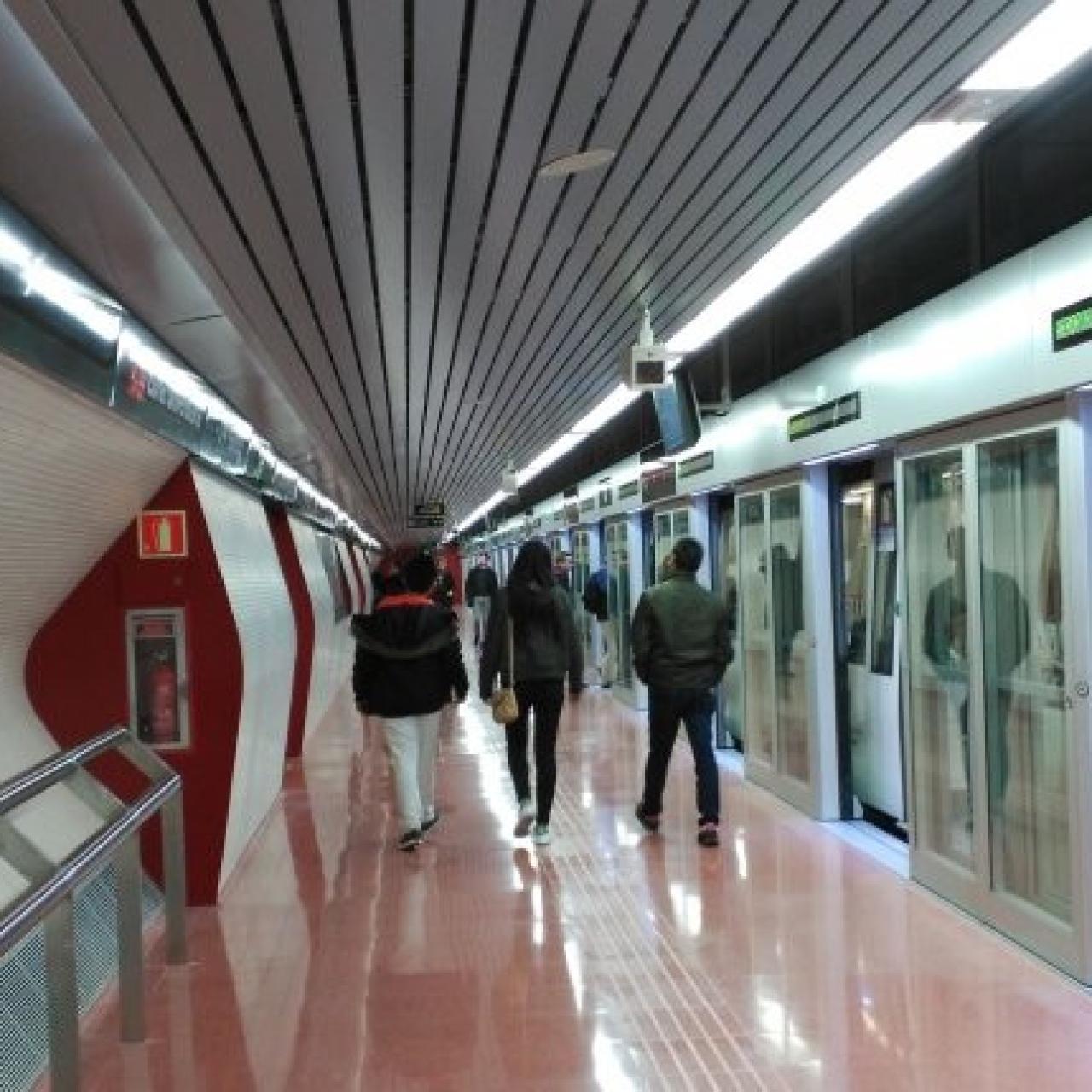 Parada de Zona Universitaria de la L9 / WIKIMEDIA