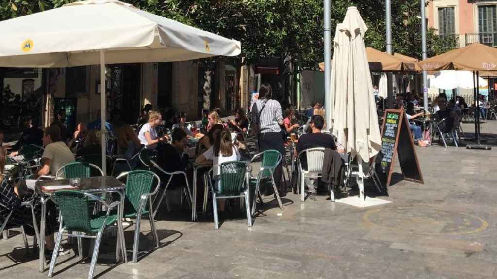 La plaza del Sol pasará de 58 a 60 mesas / XFDC