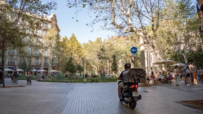 'Superilla' Carrer Consell de Cent / LUIS MIGUEL AÑÓN
