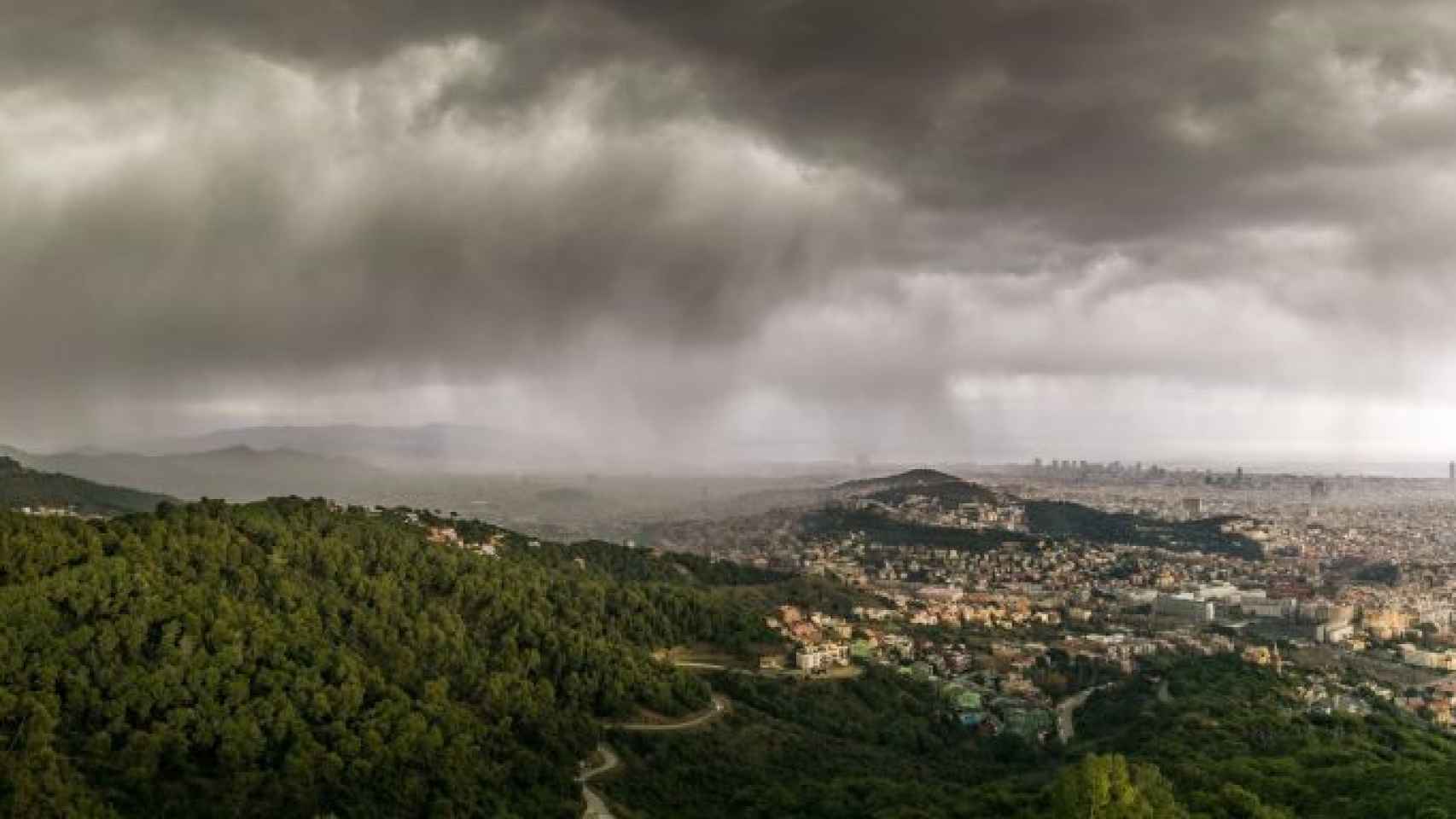 Panorama inestable y con chubascos en Barcelona / ARCHIVO - Alfons Puertas