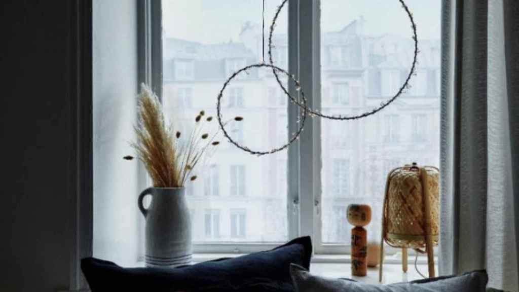 Finestra decorada amb llums LED / IKEA