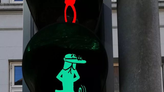 Uno de los semáforos de Mortafelo y Filemón / TWITTER