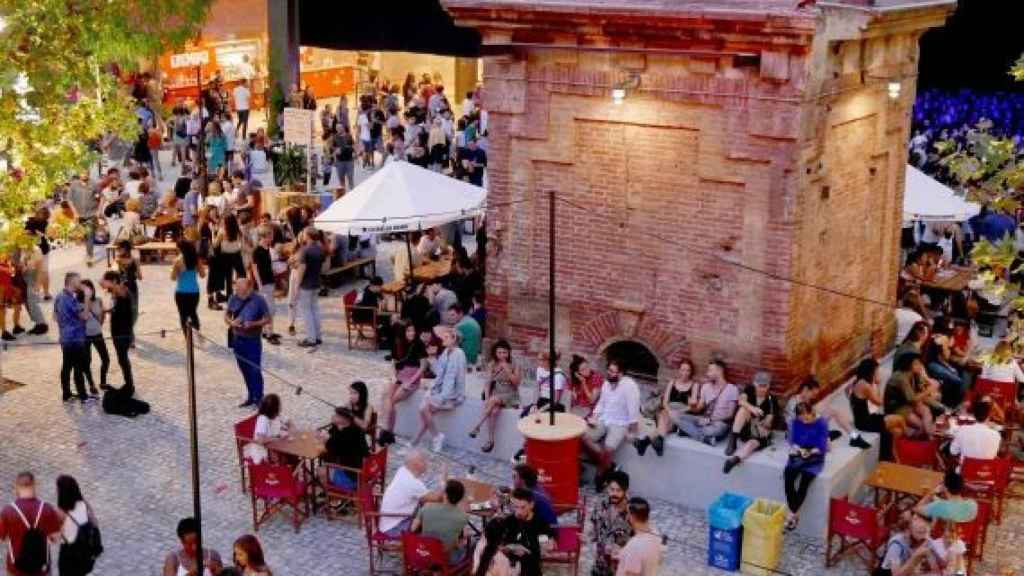 Imagen desde arriba del interior del recinto de la fábrica de Estrella Damm / Jennifer Molina