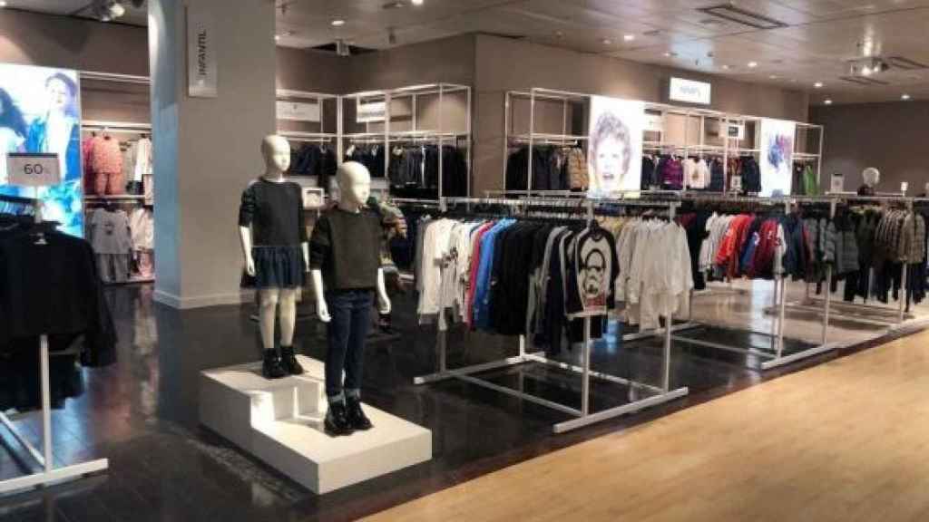 Moda infantil de l'outlet de El Corte Inglés de Can Dragó