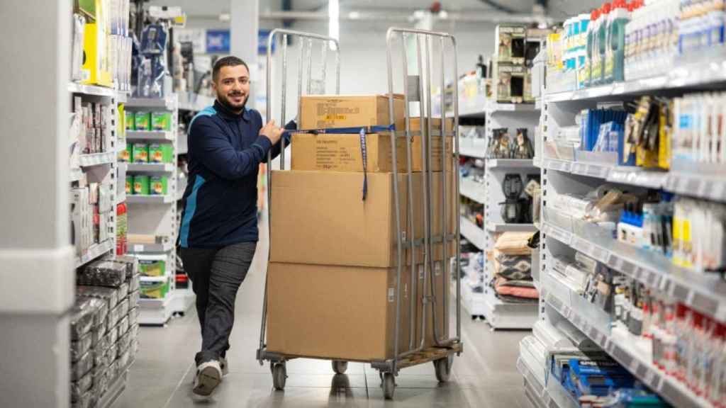 Un treballador d'Action en una imatge d'arxiu