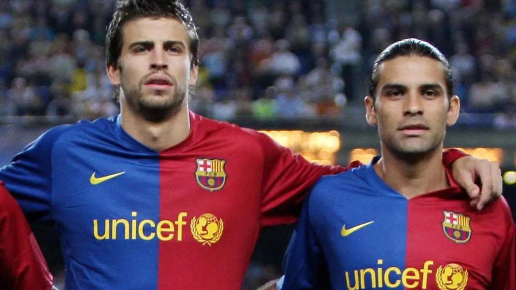 Gerard Piqué y Rafa Márquez, durante un partido del Barça en la 2008-09